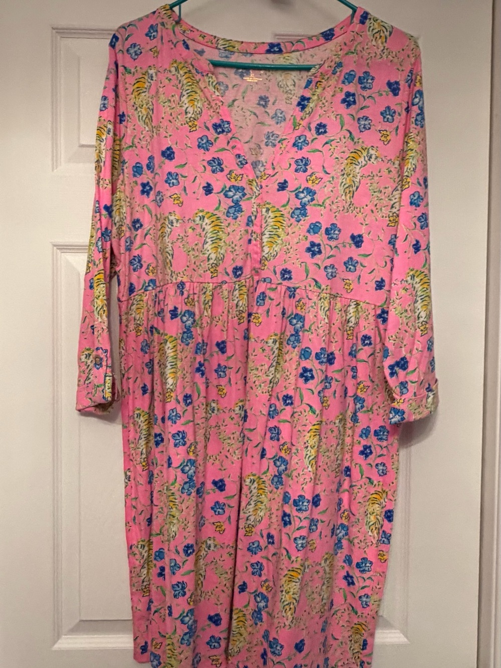 EUC Lilly Pulitzer Loran Swing Dress in the Tigress Garden print
Size XL